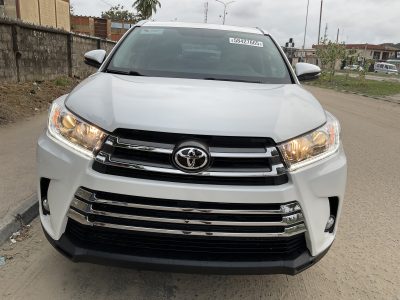 2014 Toyota Highlander XLE For Sale.