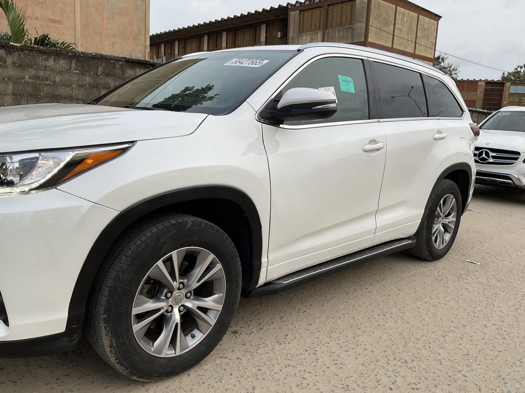 2014 Toyota Highlander XLE For Sale.