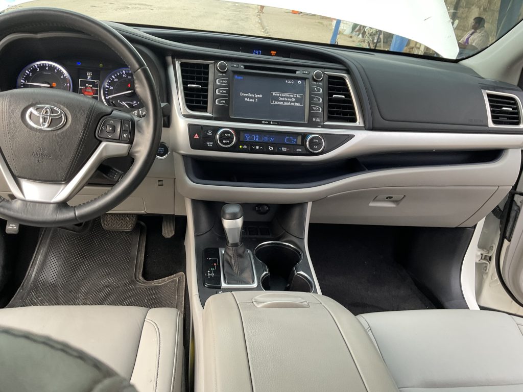 2014 Toyota Highlander XLE For Sale.