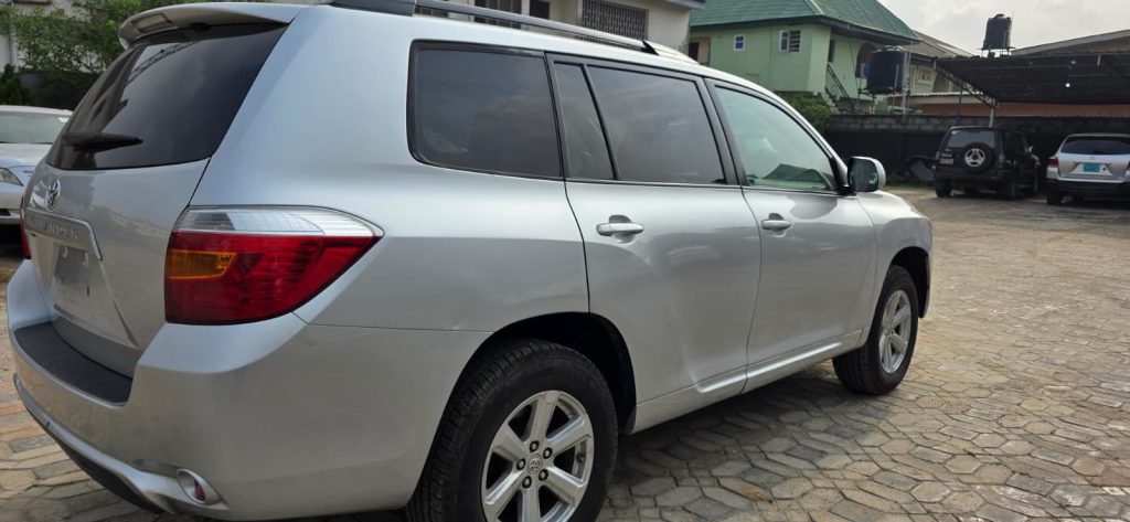 2009 Toyota Highlander Sport 4 Plugs